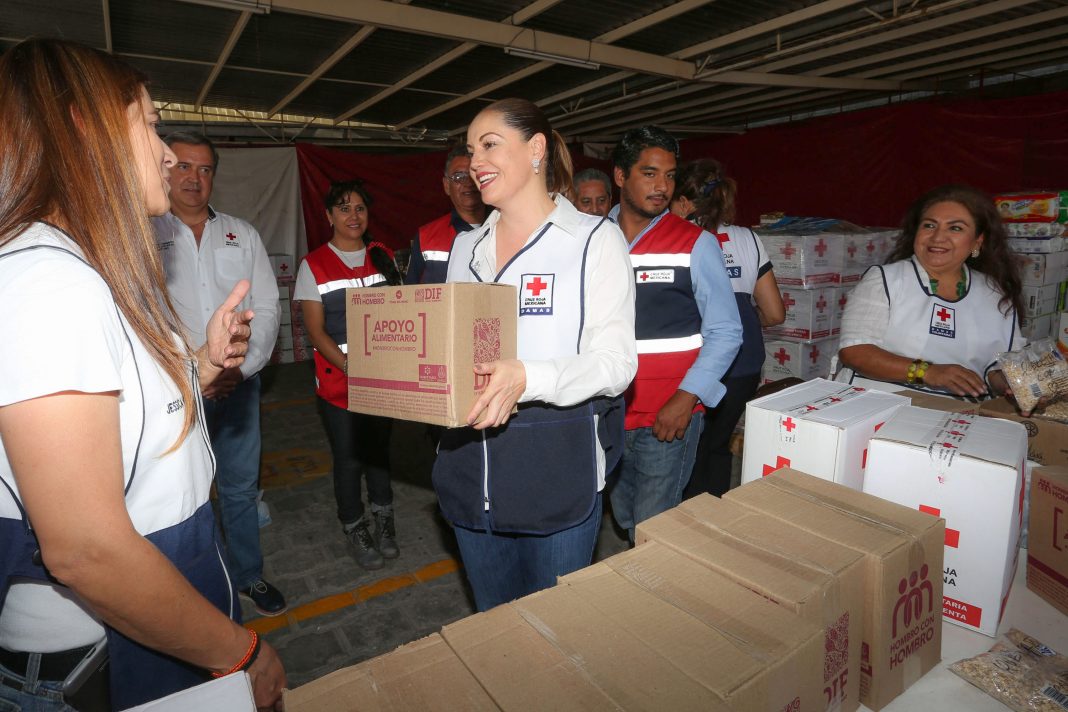 Entregó DIF Estatal 300 despensas a la Cruz Roja Mexicana Entregó DIF Estatal 300 despensas a la Cruz Roja Mexicana