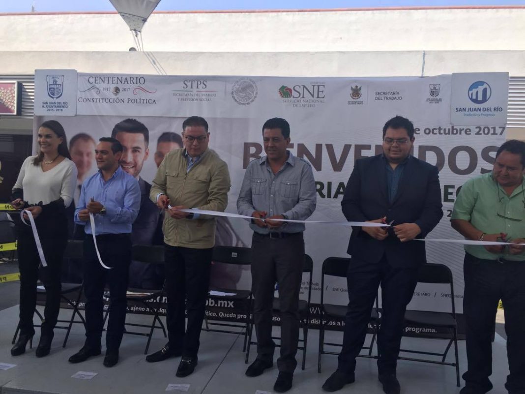 En vivo Feria del empleo en plaza San Juan, en Río Moctezuma En vivo Feria del empleo en plaza San Juan, en Río Moctezuma