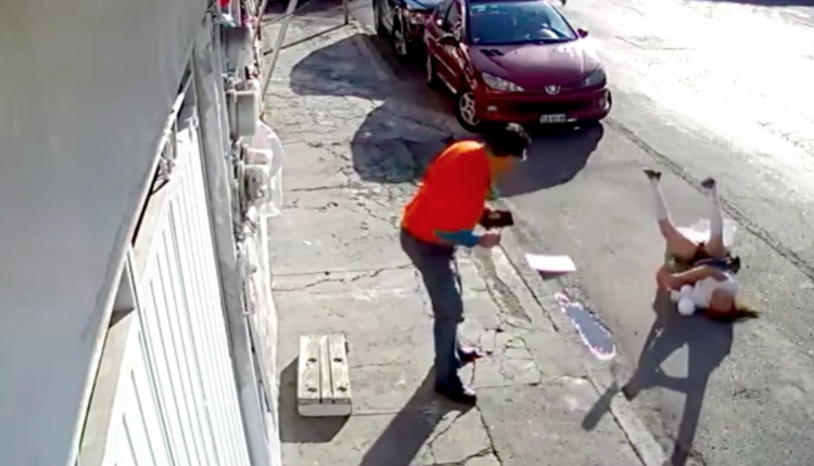 Niña a punto de ser decapitada por cable telefónico Niña a punto de ser decapitada por cable telefónico