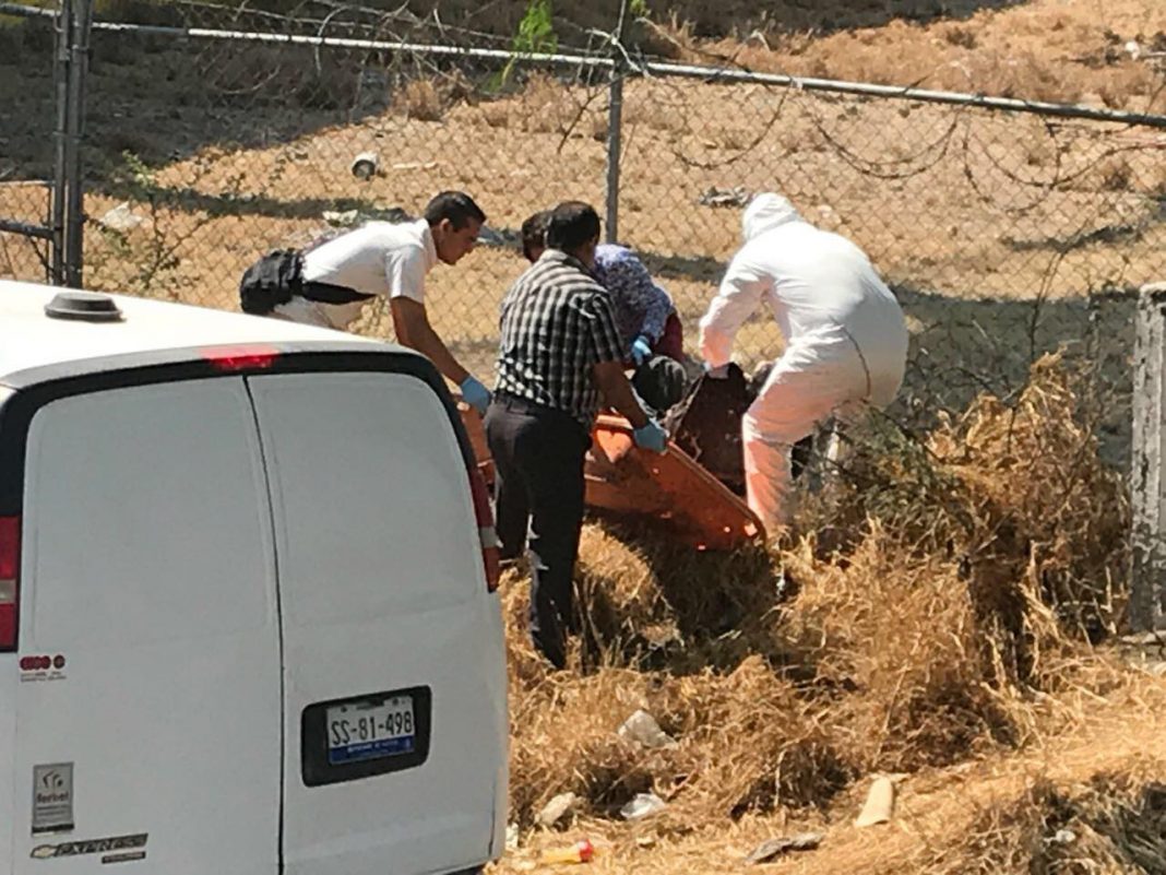 Encuentran un muerto enfrente de la 57 en el barrio de la cruz Encuentran un muerto enfrente de la 57 en el barrio de la cruz