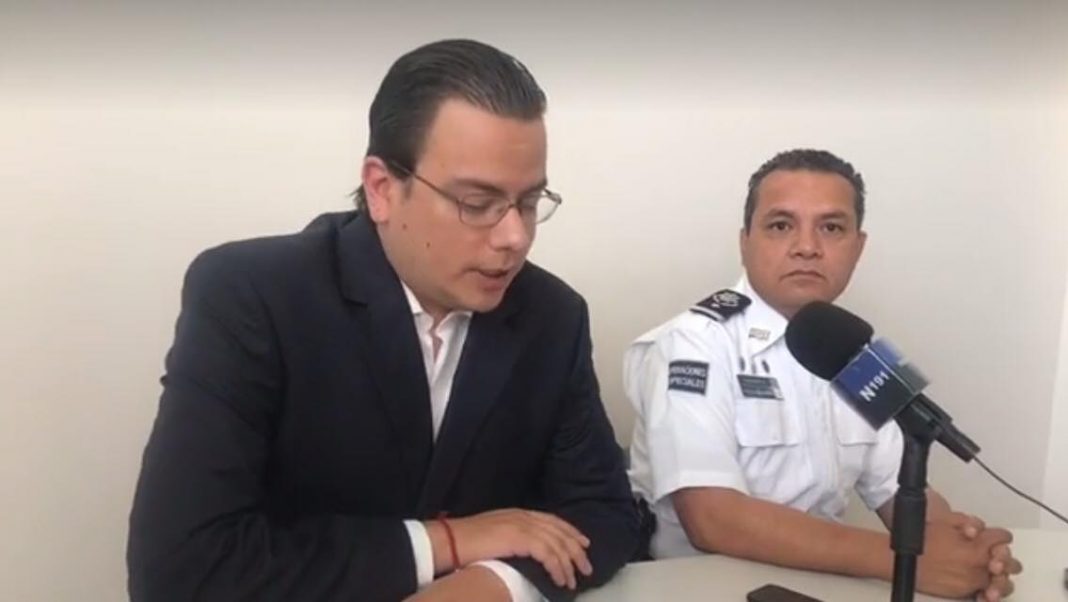 Rueda de prensa en la fiscalía, capturan al asesino de Uziel estudiante de 19 años que caminaba en la rivera del Río junto con su novia quien lo reconoció plenamente, estaba en la rivera del Río hechando desmadre, cuando al ser detenido elemento de la SSPM lo reconocieron, alcanzara una pena de 19 años y medio. Rueda de prensa en la fiscalía, capturan al asesino de Uziel estudiante de 19 años que caminaba en la rivera del Río junto con su novia quien lo reconoció plenamente, estaba en la rivera del Río hechando desmadre, cuando al ser detenido elemento de la SSPM lo reconocieron, alcanzara una pena de 19 años y medio.