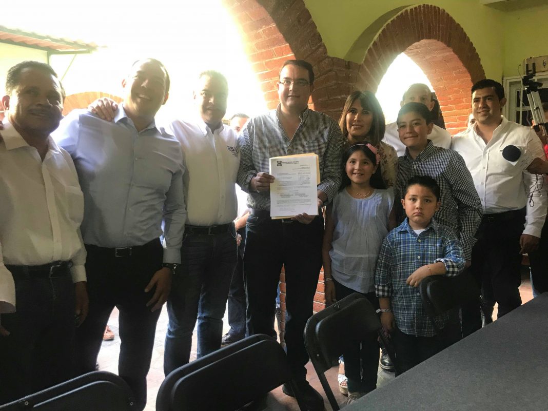 Se Registró Memo Vega a la presidencia de San Juan del Río Se Registró Memo Vega a la presidencia de San Juan del Río