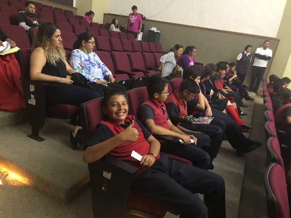 Seguimos en la tercera feria del libro, ahora con la escritora autora del Cucararachero, Inés Recamier Seguimos en la tercera feria del libro, ahora con la escritora autora del Cucararachero, Inés Recamier