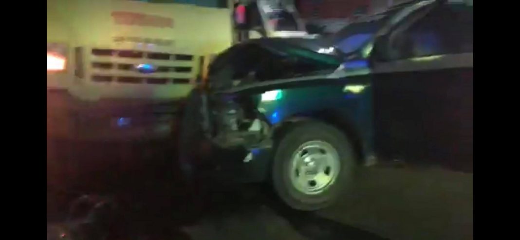 En Vivo Fuerte accidente de registra en Ave.Central y Ave.Universidad En Vivo Fuerte accidente de registra en Ave.Central y Ave.Universidad