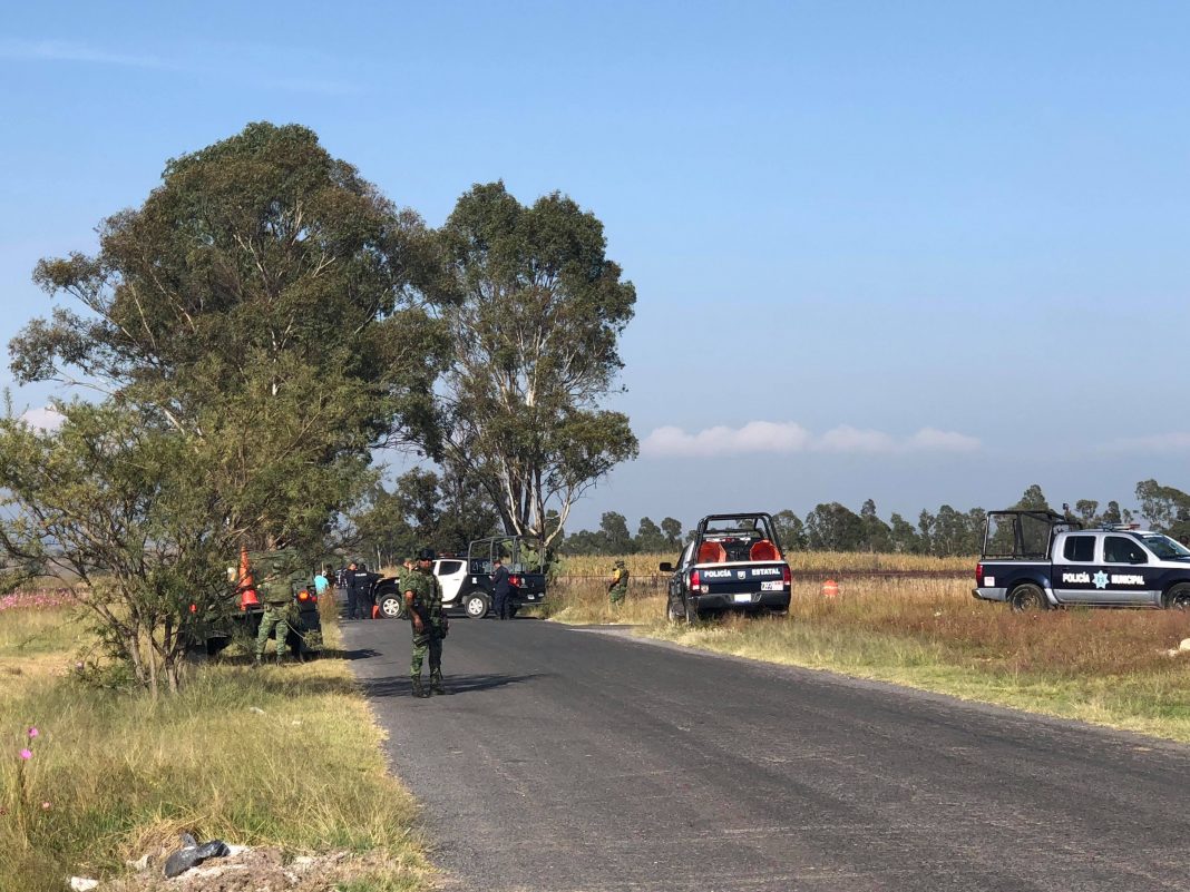 EN VIVO ENCUENTRAN 3 EJECUTADOS EN LOS LIMITES DEL EDO DE MEXICO Y QUERÉTARO. EN VIVO ENCUENTRAN 3 EJECUTADOS EN LOS LIMITES DEL EDO DE MEXICO Y QUERÉTARO.