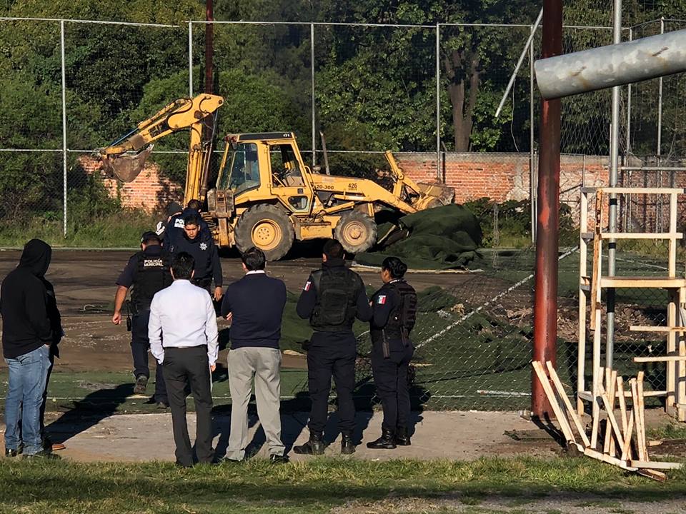 DESTRUYEN CANCHA DE FUTBOL RÁPIDO EN BOULEVARD HIDALGO DESTRUYEN CANCHA DE FUTBOL RÁPIDO EN BOULEVARD HIDALGO