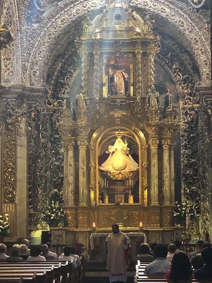 Desde la iglesia de Santo Domingo en Puebla de Los Ángeles Desde la iglesia de Santo Domingo en Puebla de Los Ángeles