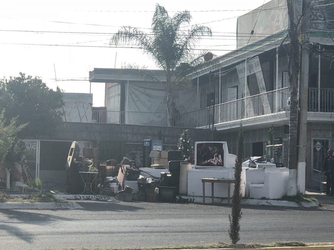 En Vivo Desalojan El Bar la Cancha en Av.Constituyentes En Vivo Desalojan El Bar la Cancha en Av.Constituyentes