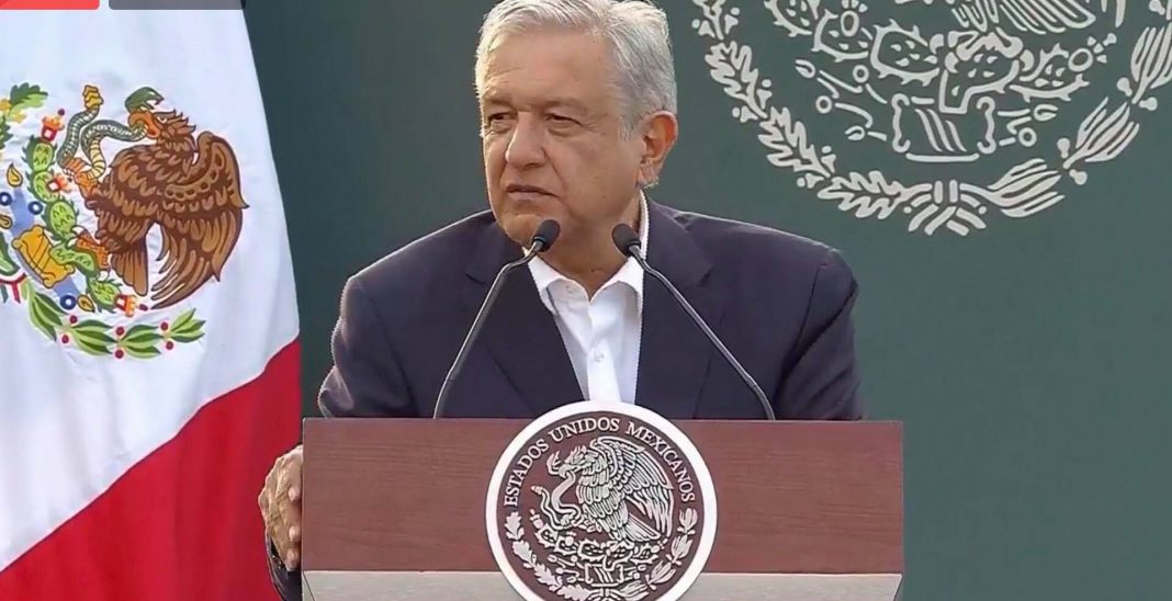 Becas ‘Jóvenes Escribiendo el Futuro’ desde la Plaza de las Tres Culturas, Ciudad de México Becas ‘Jóvenes Escribiendo el Futuro’ desde la Plaza de las Tres Culturas, Ciudad de México