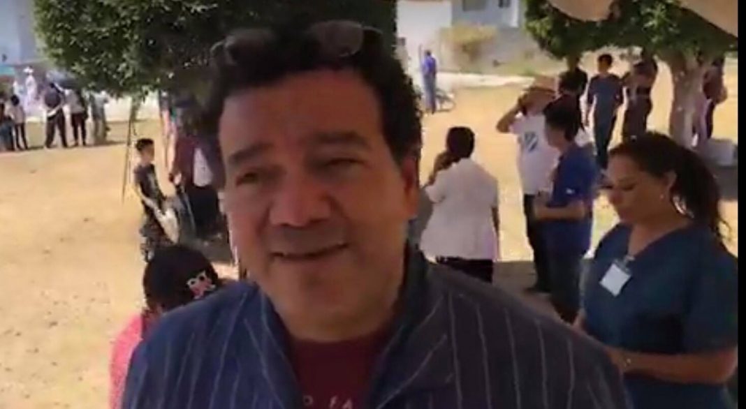 Inicia campaña de vacunación canina gratuita en frente del hospital general de San Juan del Río Inicia campaña de vacunación canina gratuita en frente del hospital general de San Juan del Río