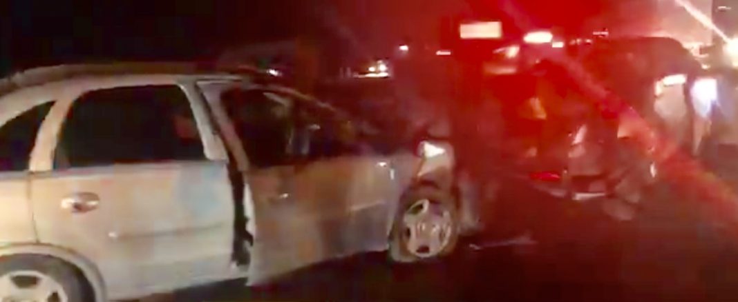 Se brinca el acotamiento y proyecta de frente vehículo en la 57 , mujer pierde la vida. Se brinca el acotamiento y proyecta de frente vehículo en la 57 , mujer pierde la vida.