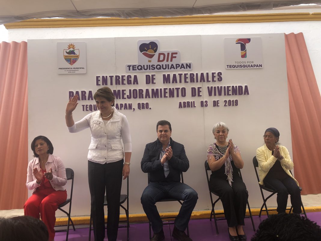 Entrega de materiales en Tequisquiapan, para el mejoramiento de vivienda. Entrega de materiales en Tequisquiapan, para el mejoramiento de vivienda.