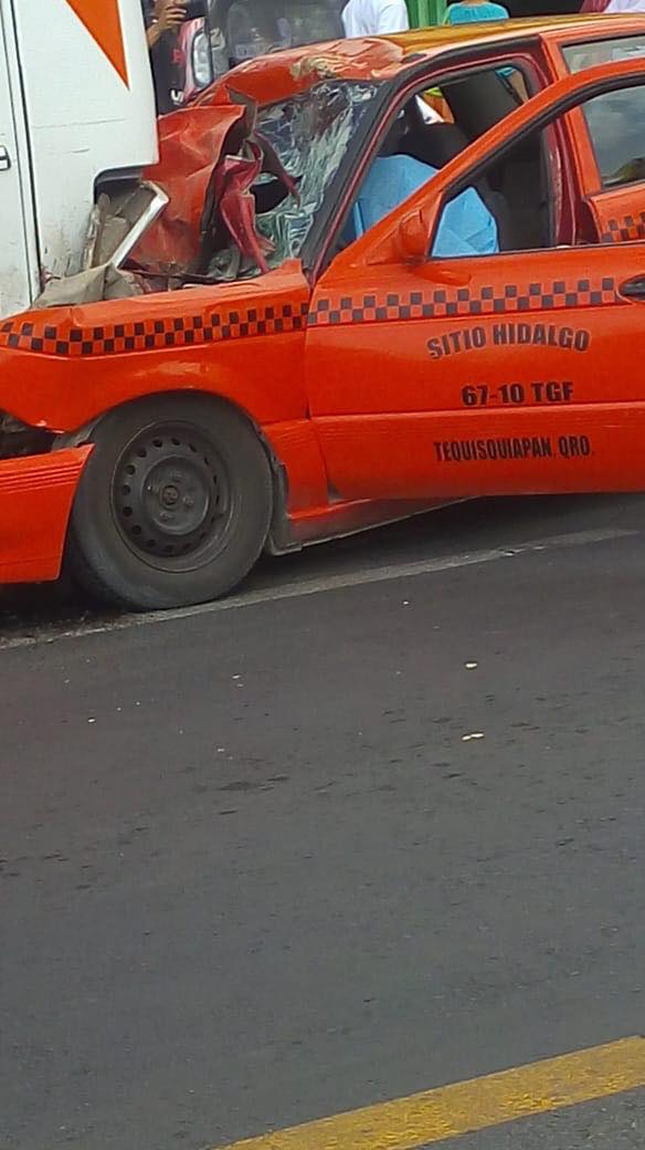 Muere Policía de Tequisquiapan en aparatoso accidente Wilfrido Ortiz Rodriguez de 45 años en sus días libres manejaba taxi. Muere Policía de Tequisquiapan en aparatoso accidente Wilfrido Ortiz Rodriguez de 45 años en sus días libres manejaba taxi.