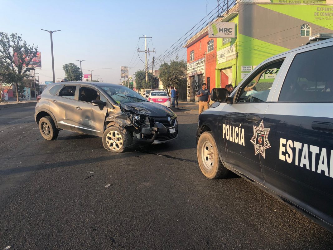 En vivo, accidente en av central, sujeto agrede a periodista En vivo, accidente en av central, sujeto agrede a periodista
