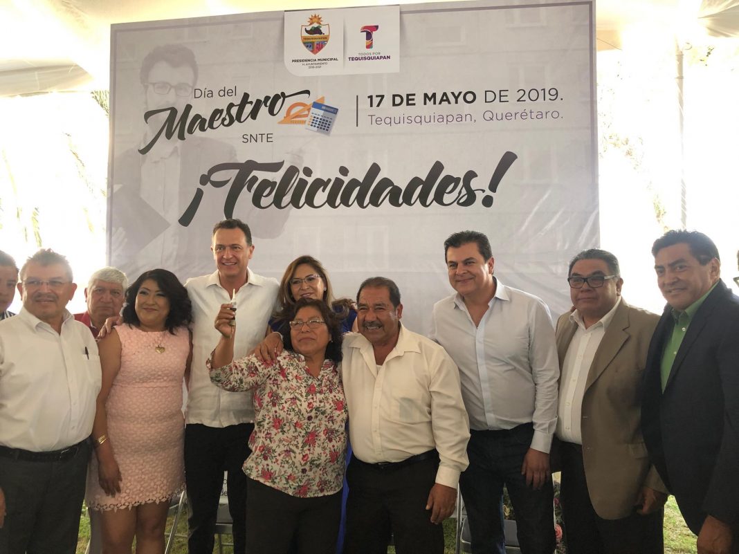 Festejan en Tequisquiapan a cientos de maestros, Toño Mejia, Mauricio Kuri, Vicente Mora Festejan en Tequisquiapan a cientos de maestros, Toño Mejia, Mauricio Kuri, Vicente Mora
