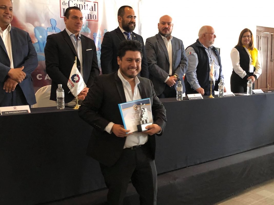 Inauguración 3er foro de capital humano y entrega de reconocimiento al talento humano “CANACINTRA” Inauguración 3er foro de capital humano y entrega de reconocimiento al talento humano “CANACINTRA”