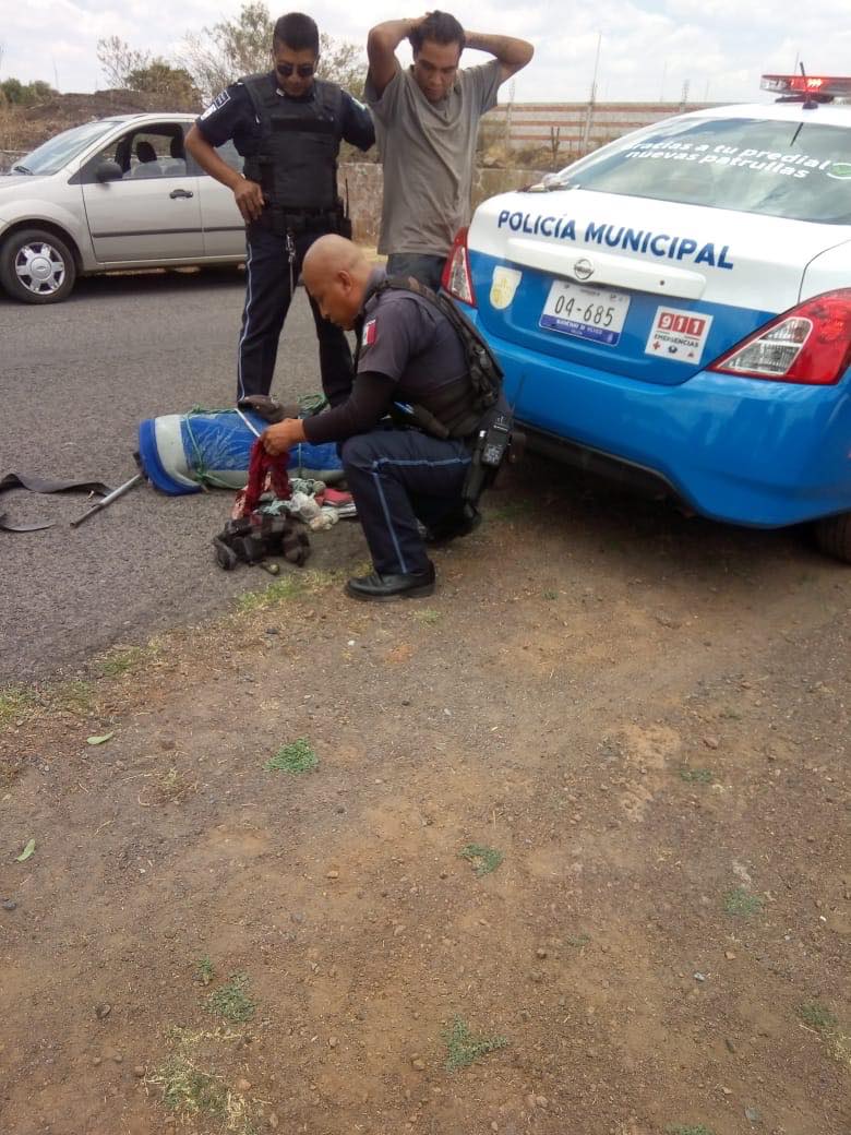 Detienen habitantes de Cuadrilla de Enmedio agresor de transporte publico. Detienen habitantes de Cuadrilla de Enmedio agresor de transporte publico.