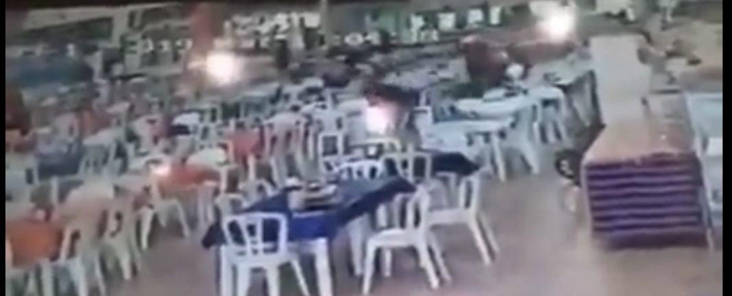 En un restaurante del Edo de México asesinan a dos dejando un fiscal herido En un restaurante del Edo de México asesinan a dos dejando un fiscal herido