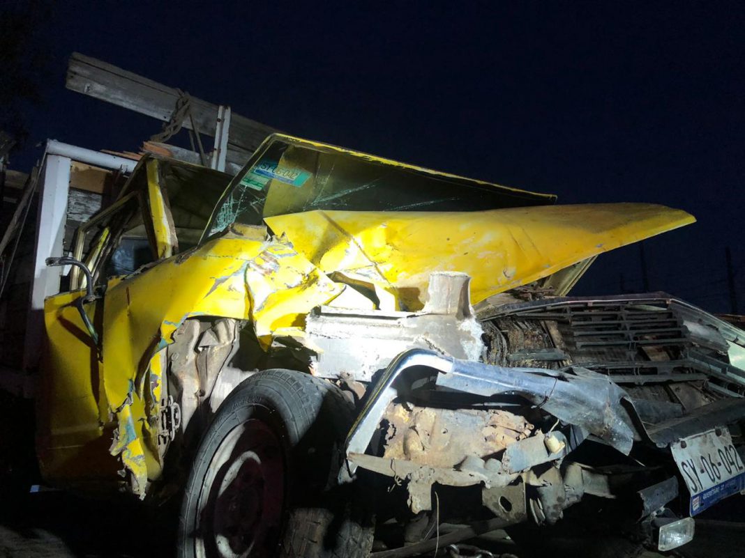 #Fuerte #accidente #enla300, Taxivan #destroza camioneta #Fuerte #accidente #enla300, Taxivan #destroza camioneta