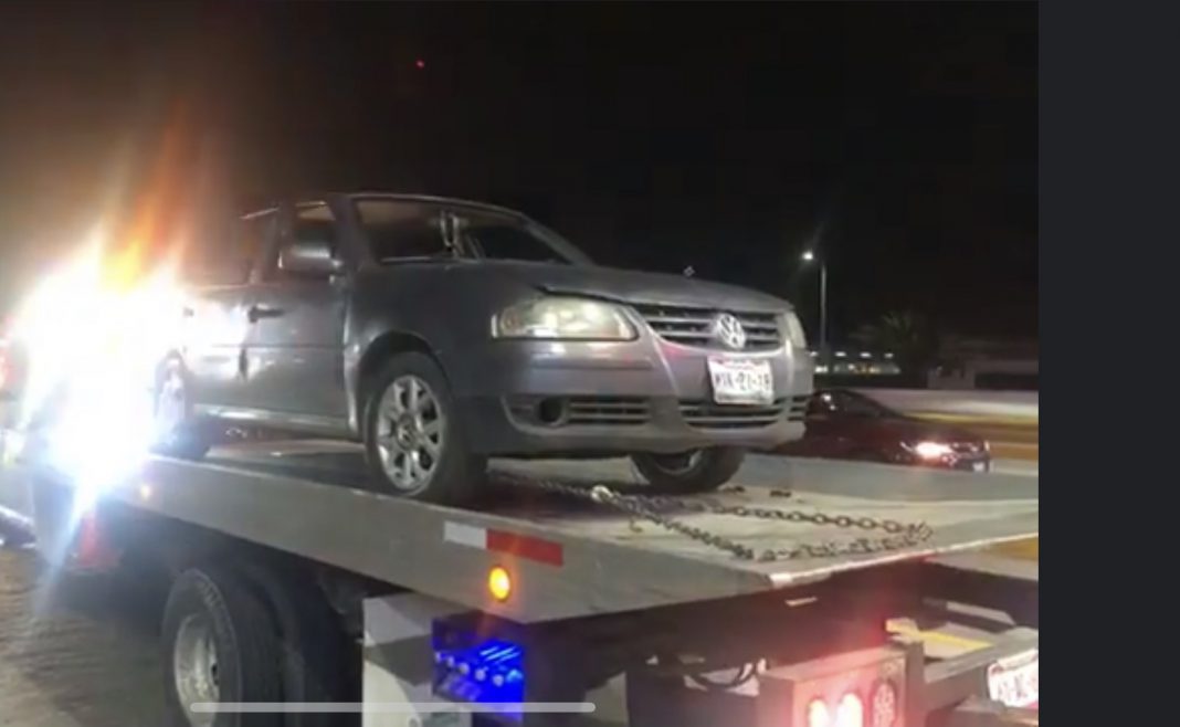 Aseguran a 3 sujetos, 2 vehículos y parte del botín del supuesto asalto a joyería en San Juan Del Río Aseguran a 3 sujetos, 2 vehículos y parte del botín del supuesto asalto a joyería en San Juan Del Río