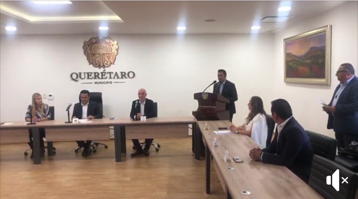 Firma de convenio para la campaña de cirugías para menores de edad “ operaciones por sonrisas” municipio de Querétaro Luis Nava Firma de convenio para la campaña de cirugías para menores de edad “ operaciones por sonrisas” municipio de Querétaro Luis Nava