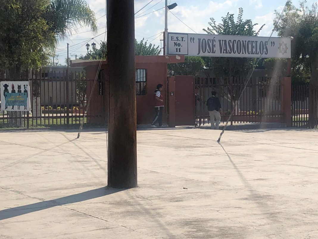 Reporte falso de estudiante armado Reporte falso de estudiante armado