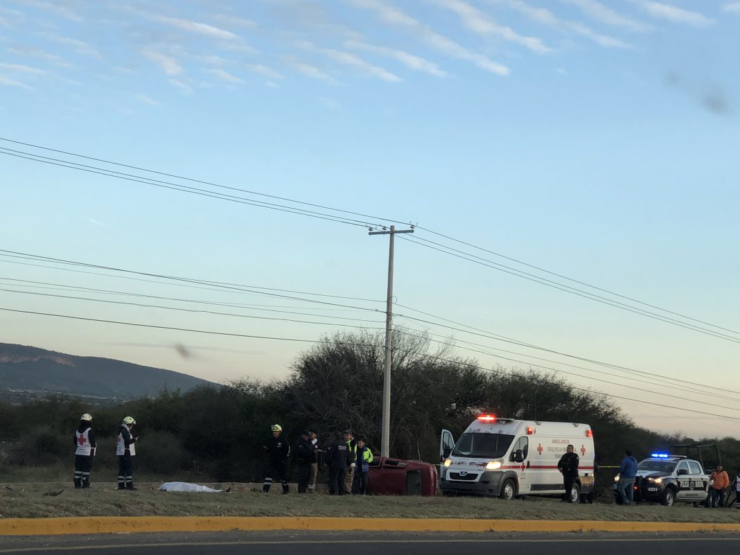 Fallece tras volcar su auto en la 120 Fallece tras volcar su auto en la 120