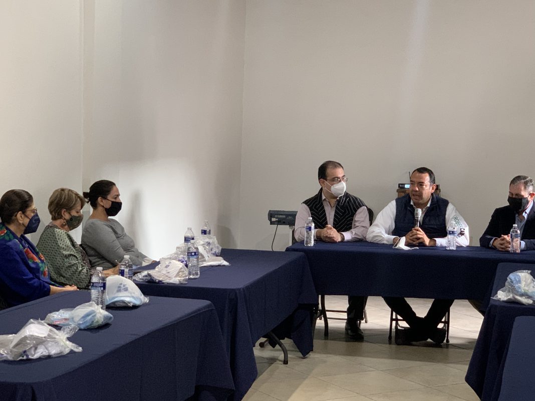 Roberto Cabrera se reúne con comerciantes del centro histórico Roberto Cabrera se reúne con comerciantes del centro histórico