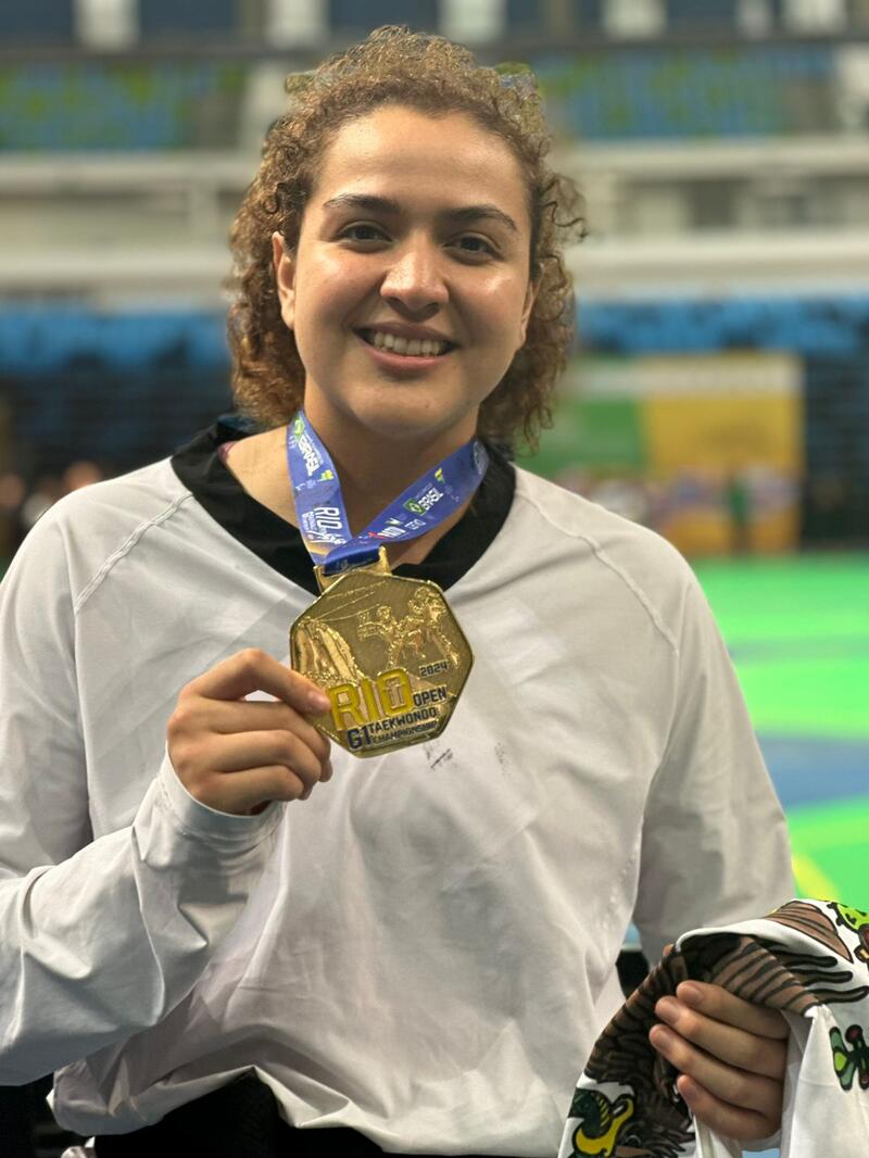 Doble medalla a taekwondoín queretana en Brasil