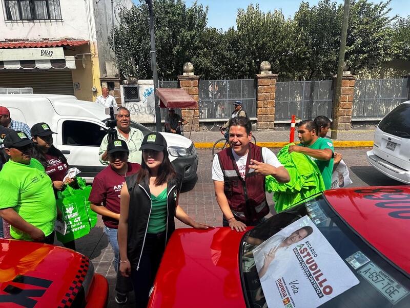 Mejores condiciones laborales para taxistas y comerciantes de San Juan del Río: Astudillo