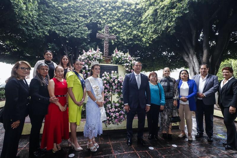 Roberto Cabrera monta guardia en honor a los fundadores de San Juan del Río