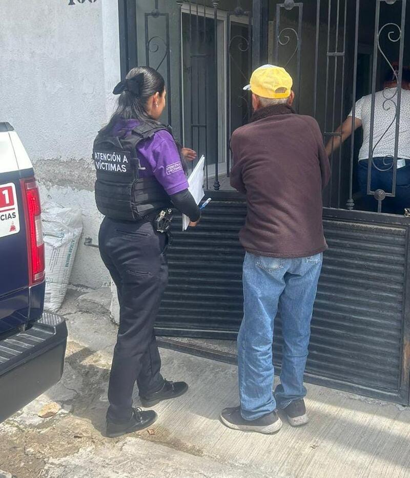 Persona adulta mayor es reintegrada con sus familiares tras encontrarse desorientado en el Centro de la Ciudad