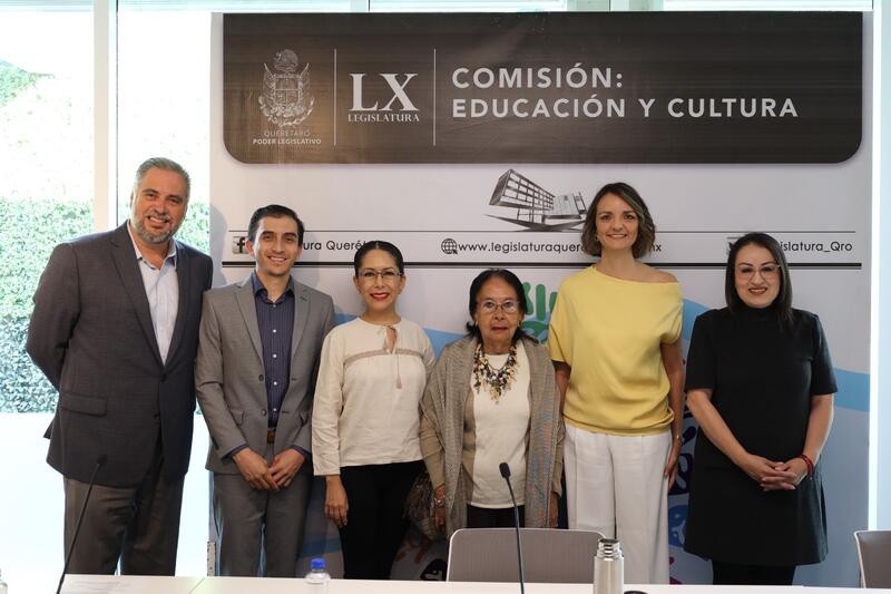 Diputados de la Comisión de Educación y Cultura aprueban exhorto al Titular del Poder Ejecutivo para declarar a la Compañía Folklórica de la UAQ, Patrimonio Cultural, Inmaterial e Intangible del Estado de Querétaro