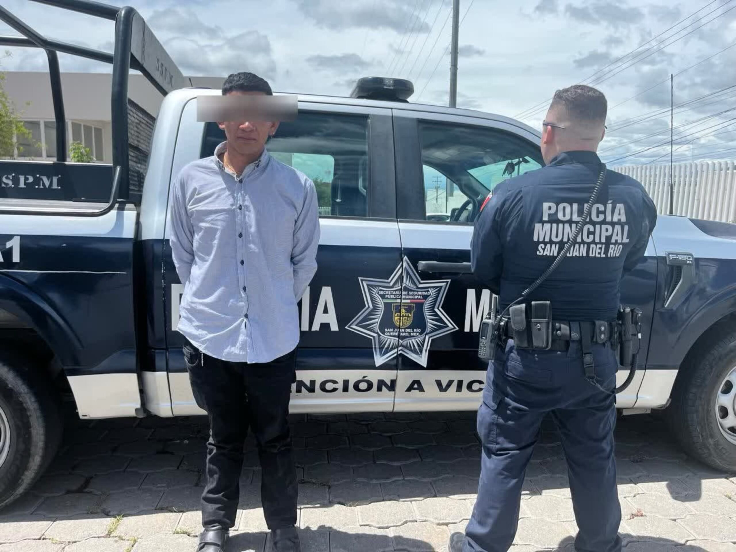 Policía Municipal detiene a persona por violencia familiar en el Barrio de la Concepción Policía Municipal detiene a persona por violencia familiar en el Barrio de la Concepción