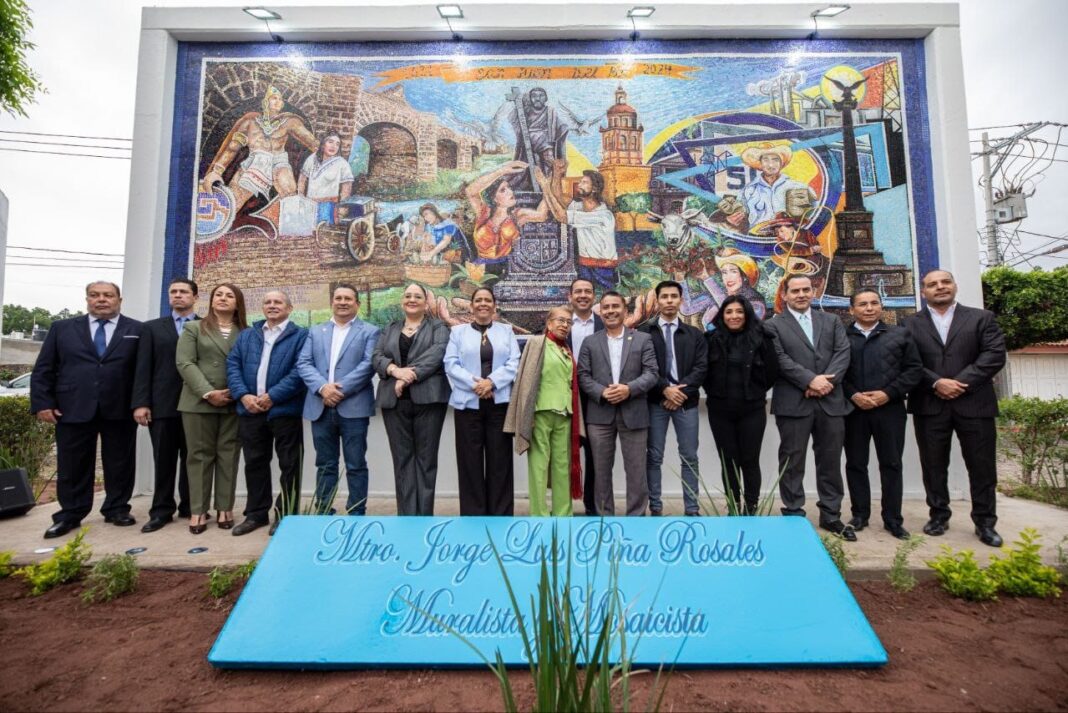 Roberto Cabrera inaugura el mural “San Juan, Historia y Tradición” ubicado en avenida Juárez Roberto Cabrera inaugura el mural “San Juan, Historia y Tradición” ubicado en avenida Juárez