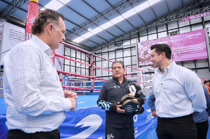 Acude Felifer a inauguración del “Pabellón de Alto Rendimiento” del Querétaro 2000 Acude Felifer a inauguración del “Pabellón de Alto Rendimiento” del Querétaro 2000