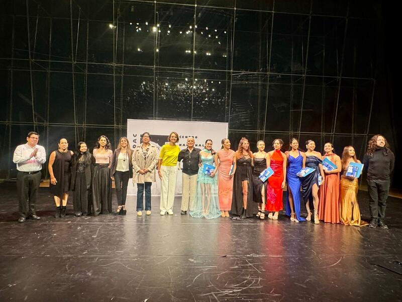 Encabeza López Birlain graduación de la generación 2021-2025 del CENADAC Borrador automático