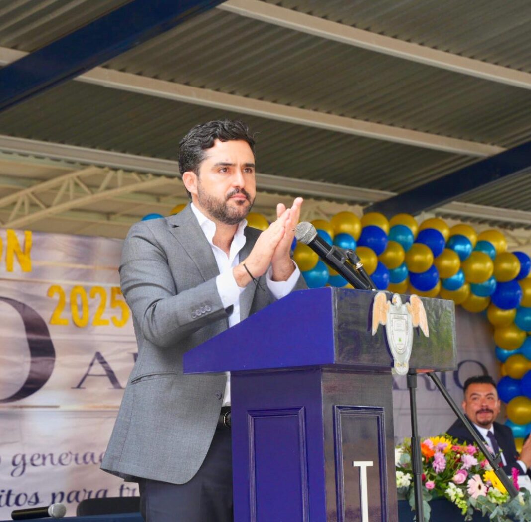 Vivan y disfruten cada logro, pero mantengan siempre metas superiores: Agustín Dorantes Vivan y disfruten cada logro, pero mantengan siempre metas superiores: Agustín Dorantes