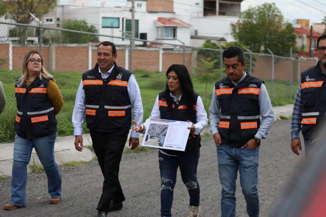 Anuncia Roberto Cabrera mejora de calles en la colonia Quintas de Guadalupe Anuncia Roberto Cabrera mejora de calles en la colonia Quintas de Guadalupe