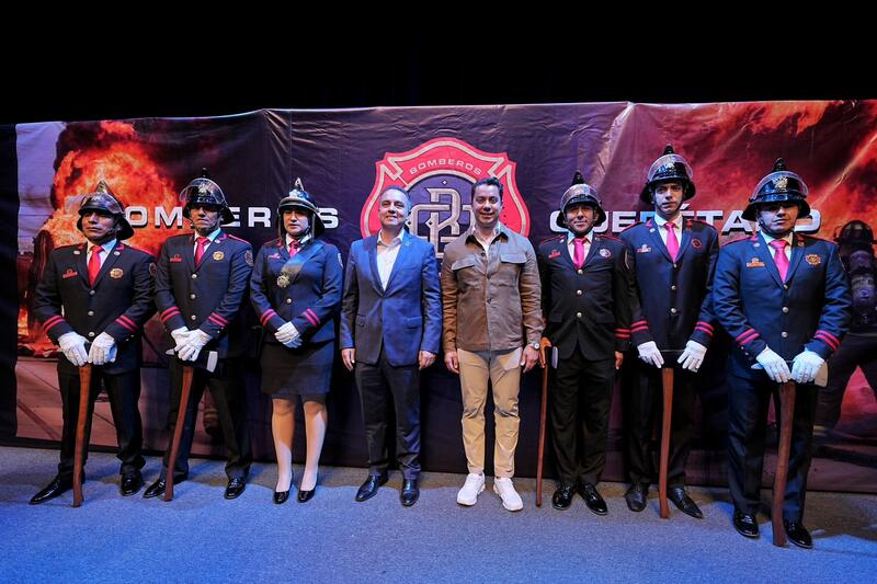 Reconoce Felifer Macías el valor y la entrega del Cuerpo de Bomberos de Querétaro Borrador automático