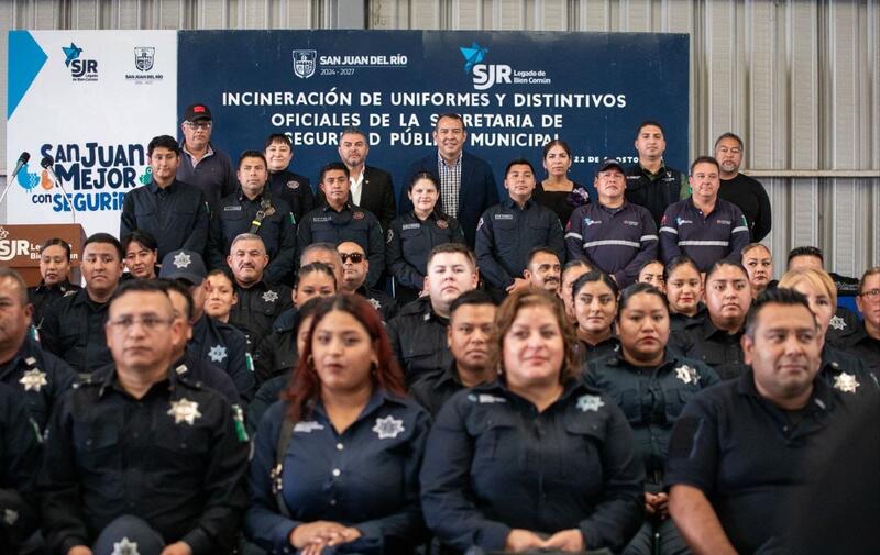 Roberto Cabrera encabeza incineración de más de mil 900 uniformes e insignias de la SSPM-SJR