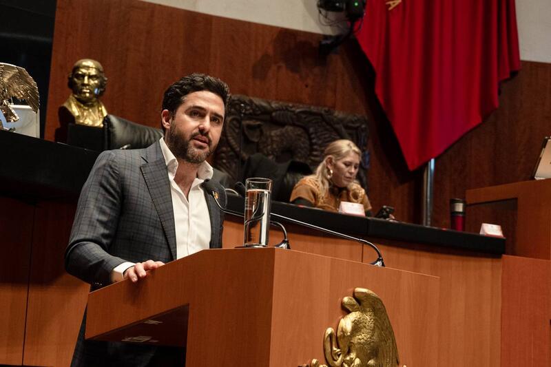 Senador Agustín Dorantes logra respaldo federal para vuelos Querétaro-España y paneles solares en hogares vulnerables Borrador automático