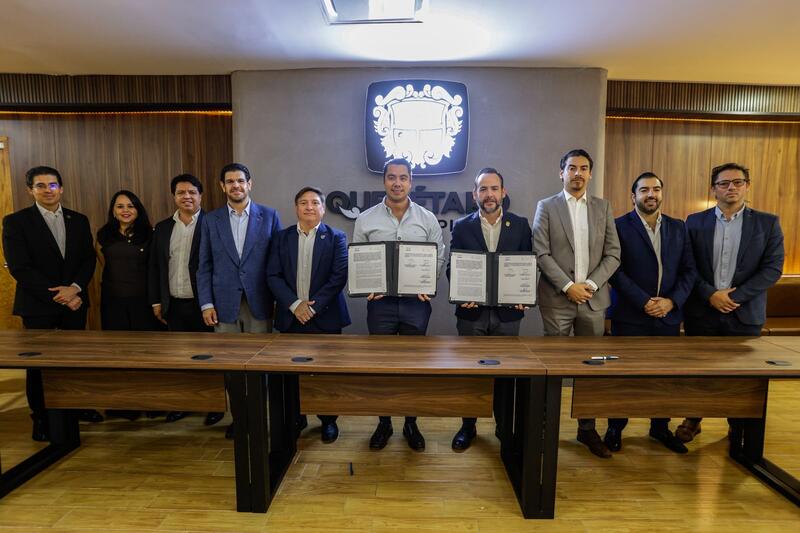 Firma Felifer Macías convenio de coordinación en material de catastro y registro público con el Instituto Registral y Catastral de Gobierno del Estado Firma Felifer Macías convenio de coordinación en material de catastro y registro público con el Instituto Registral y Catastral de Gobierno del Estado