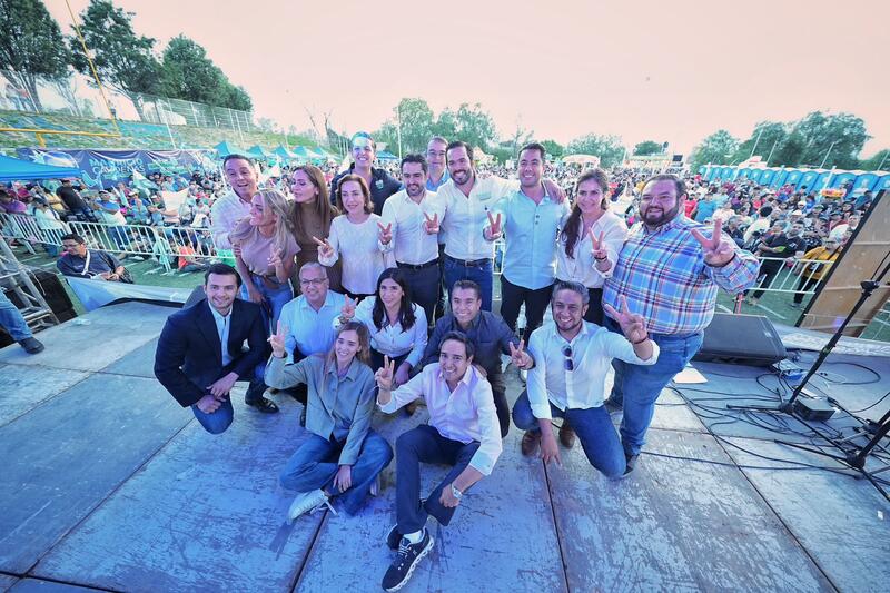 Asiste Felifer Macías al primer informe legislativo del diputado local Mauricio Cárdenas Borrador automático