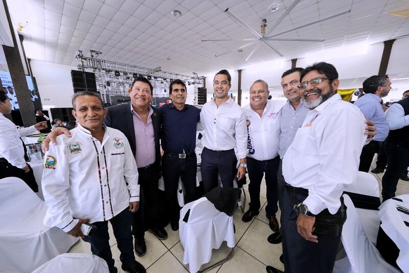 Reconoce Felifer Macías a trabajadores municipales en el 52 aniversario de su sindicato Reconoce Felifer Macías a trabajadores municipales en el 52 aniversario de su sindicato