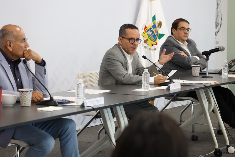 El secretario de Desarrollo Urbano y Obras Públicas compareció ante los legisladores, como parte de la Glosa del Cuart