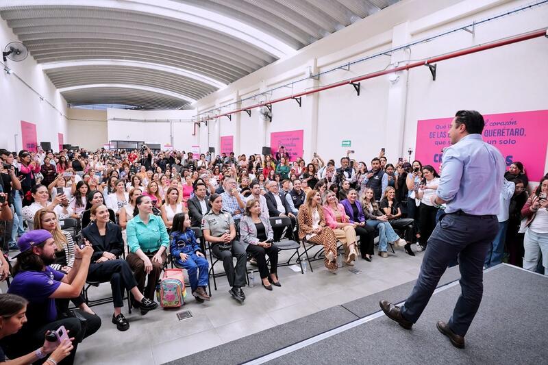 Inaugura Felifer Macías el Centro de Empoderamiento de la Mujer en Querétaro