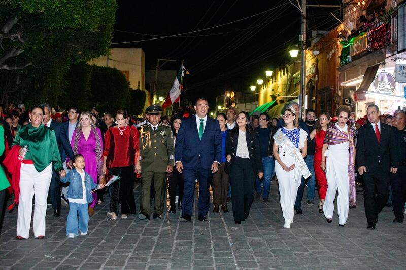 Roberto Cabrera encabeza ceremonia del Grito de Independencia en San Juan del Río Borrador automático