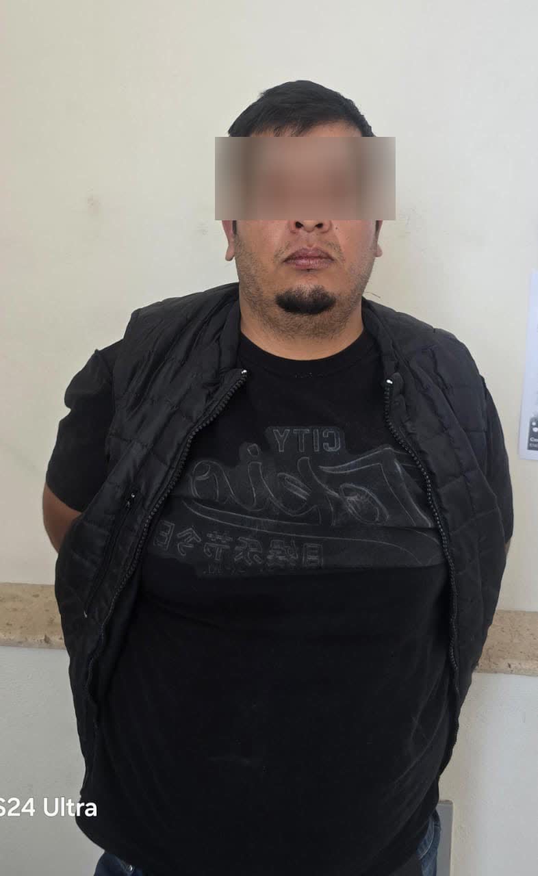 Policías municipales detienen a una persona por robo a vehículo Policías municipales detienen a una persona por robo a vehículo