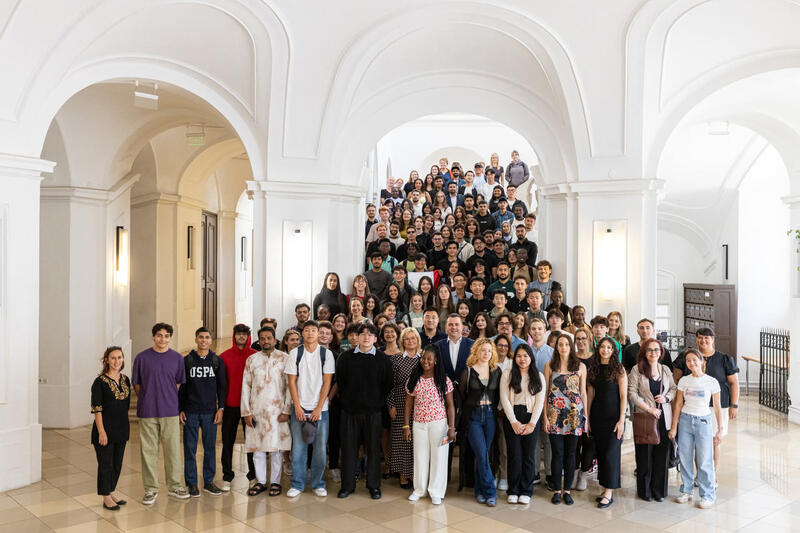 Estudiantes de la UPSRJ cursan un semestre en universidad de Hungría Borrador automático